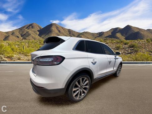 Used 2019 Lincoln Nautilus Select FWD image 3