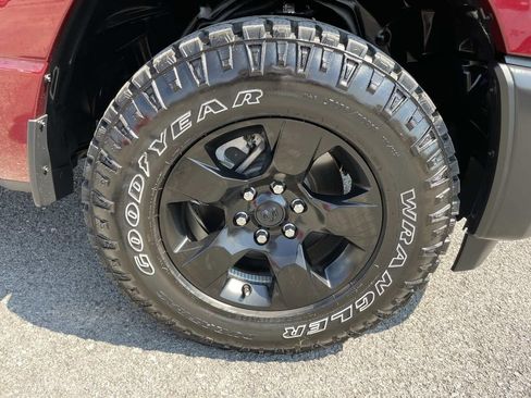 Used 2025 RAM 1500 Warlock AWD/4WD image 33