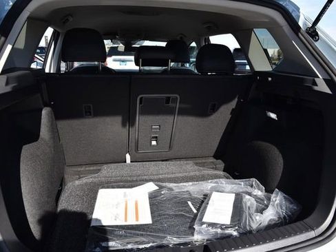 New 2026 Volkswagen Taos SE image 23