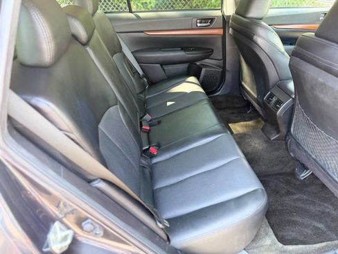 Used 2013 Subaru Outback 2.5i Limited AWD/4WD image 12