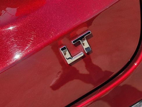 Used 2025 Chevrolet Trax LT FWD image 11