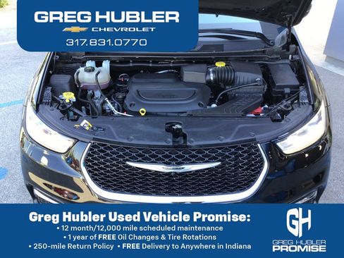 Used 2024 Chrysler Pacifica Touring-L FWD image 36
