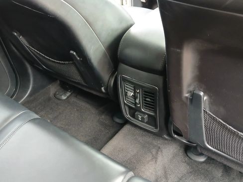 Used 2011 Jeep Grand Cherokee Laredo AWD/4WD image 18
