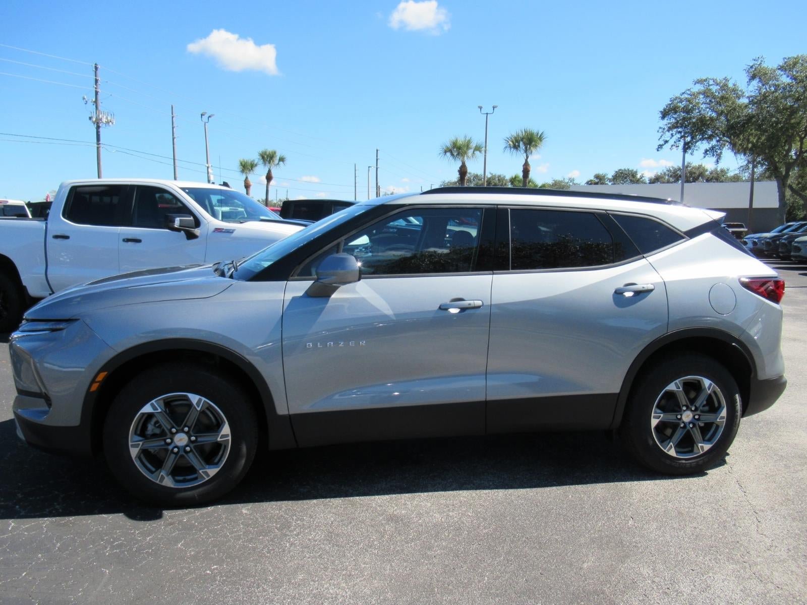 New 2026 Chevrolet Blazer LT w/ Convenience Package FWD image 2