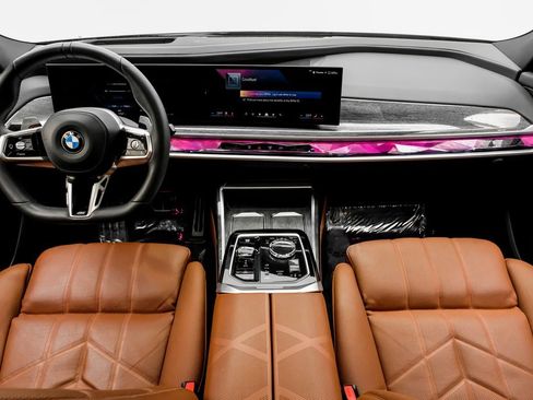 Used 2025 BMW 760i xDrive image 12