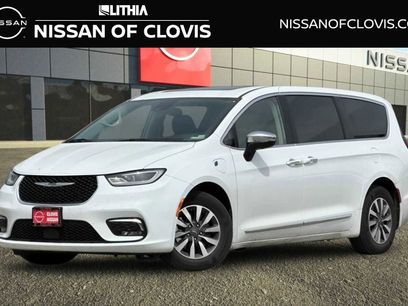 Used 2023 Chrysler Pacifica Limited