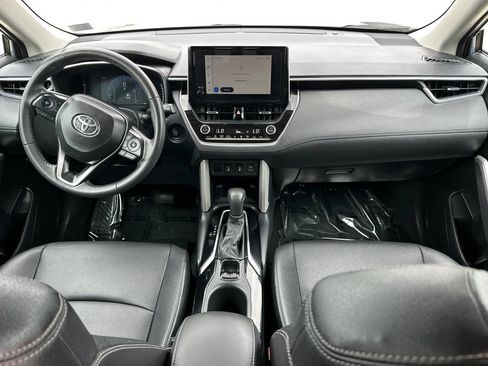 Used 2024 Toyota Corolla Cross XLE AWD/4WD image 14