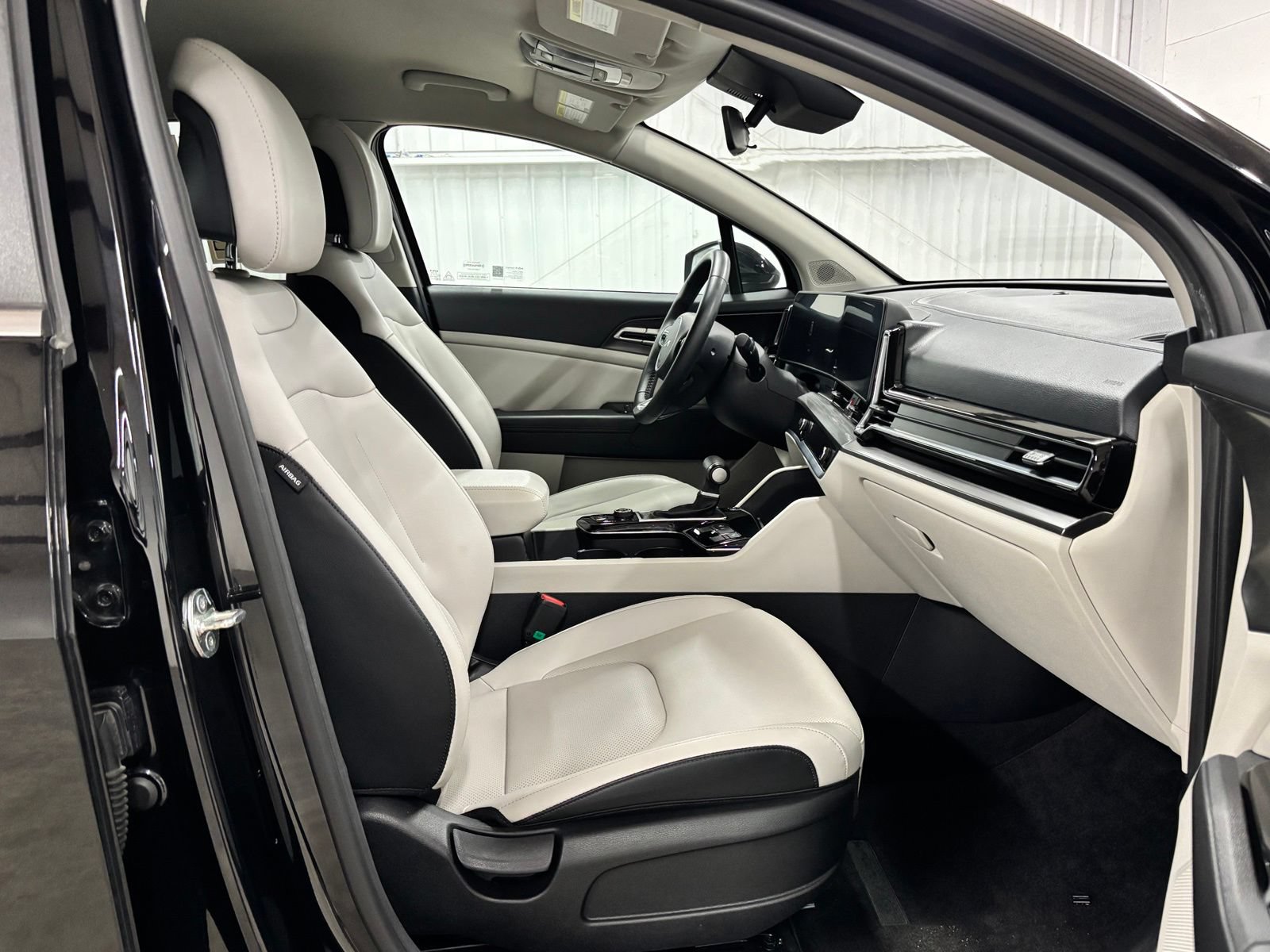 Used 2024 Kia Sportage EX AWD/4WD image 22