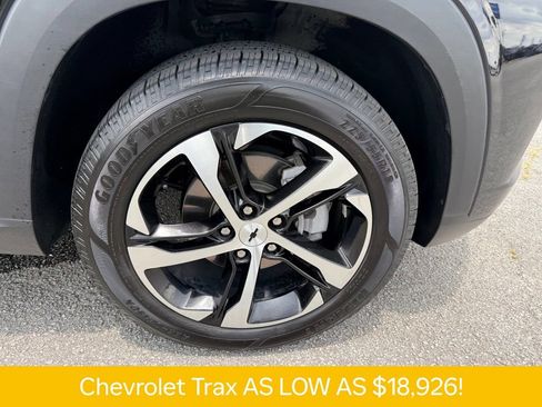 Used 2024 Chevrolet Trax RS w/ Driver Confidence Package FWD image 29
