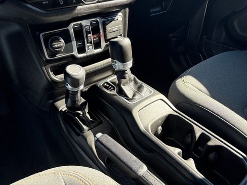 Used 2025 Jeep Wrangler Sport S image 40