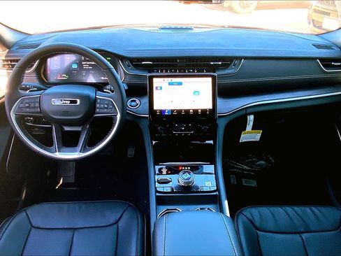 Used 2024 Jeep Grand Cherokee Limited 4xe w/ Luxury Tech Group II image 10