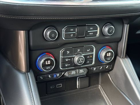 Used 2022 Chevrolet Tahoe High Country AWD/4WD image 19