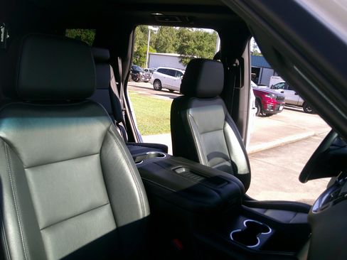 Used 2021 Chevrolet Tahoe LT w/ LT Signature Package image 20