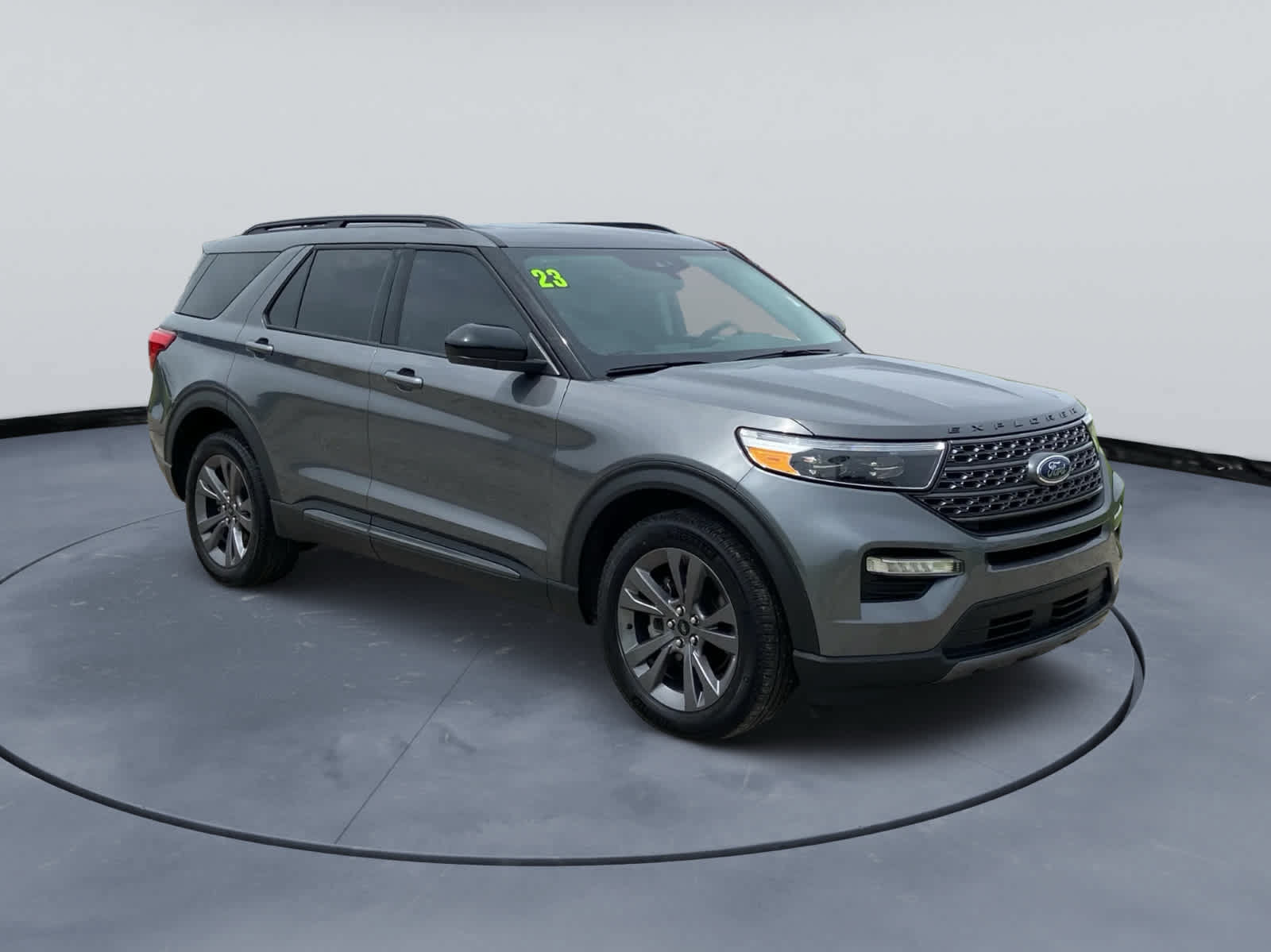 Used 2023 Ford Explorer XLT w/ Equipment Group 202A AWD/4WD image 5