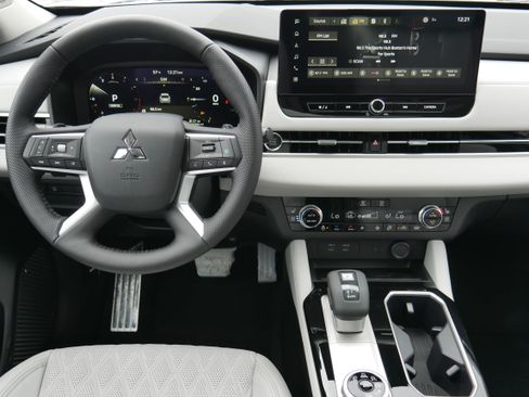 Used 2026 Mitsubishi Outlander SEL AWD/4WD image 17