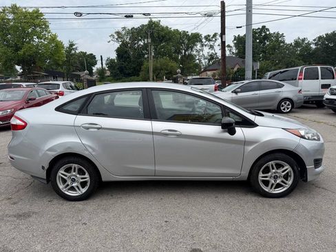 Used 2018 Ford Fiesta SE FWD image 5