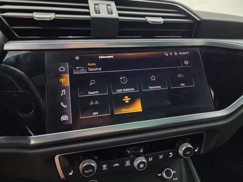 Used 2023 Audi Q3 2.0T Premium image 11