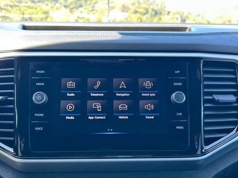 Used 2023 Volkswagen Atlas Cross Sport SE w/ Black Wheel Package AWD/4WD image 21