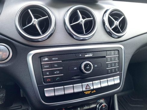 Used 2020 Mercedes-Benz GLA 250 4MATIC image 25