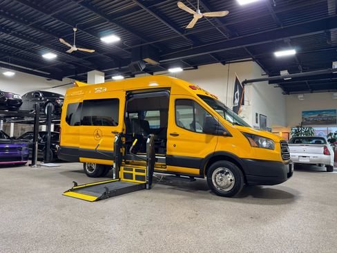 Used 2019 Ford Transit 350 XL image 19