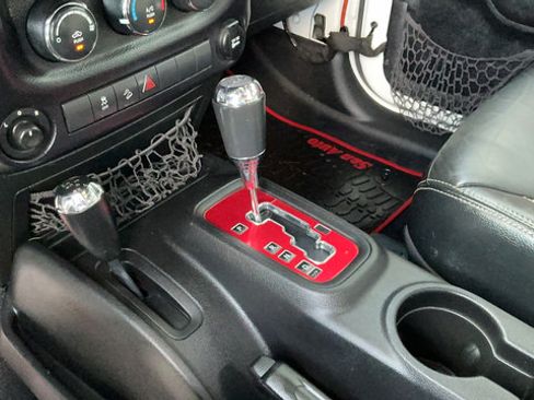 Used 2015 Jeep Wrangler Unlimited Sport AWD/4WD image 16