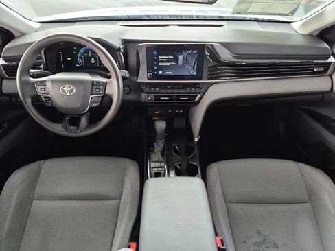 Used 2025 Toyota Camry LE FWD image 12