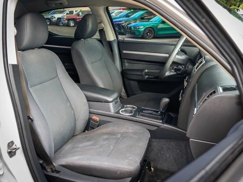 Used 2010 Dodge Charger SXT RWD image 15