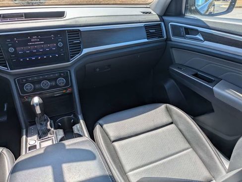 Used 2023 Volkswagen Atlas SE w/ Panoramic Sunroof Package image 19