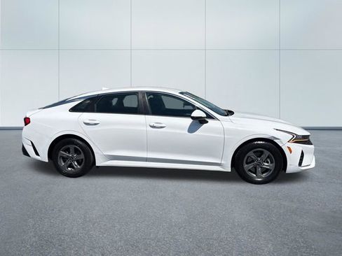Used 2021 Kia K5 LXS FWD image 2