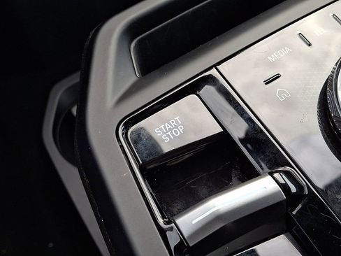 Certified 2026 BMW iX xDrive45 w/ M Sport Package image 23