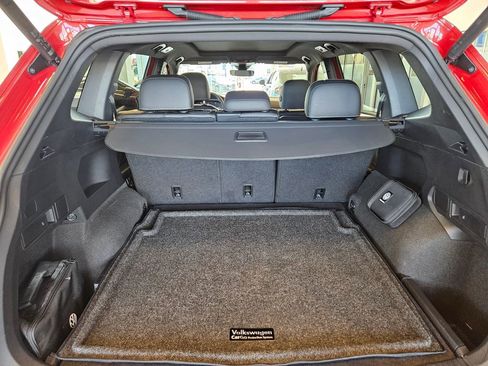 Used 2024 Volkswagen Tiguan SE R-Line AWD/4WD image 32