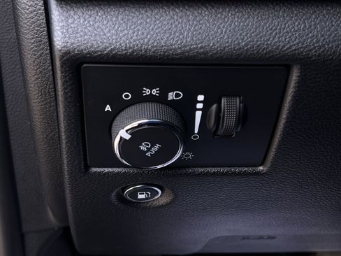 Used 2019 Jeep Grand Cherokee Limited w/ Luxury Group II AWD/4WD image 37