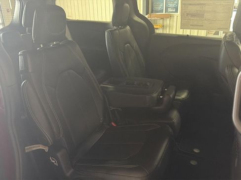 New 2026 Chrysler Pacifica Select image 19