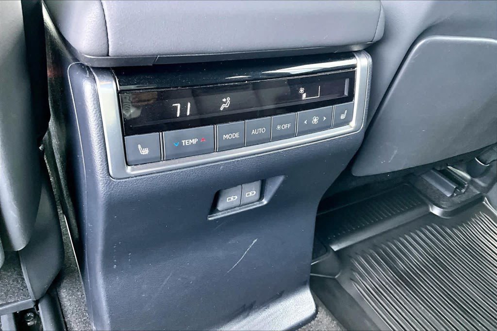 Used 2024 Lexus GX 550 w/ Accessory Package (Z1) AWD/4WD image 34