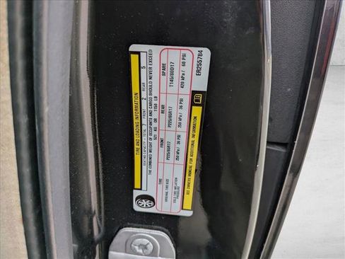 Used 2014 Chrysler Town & Country Touring image 14