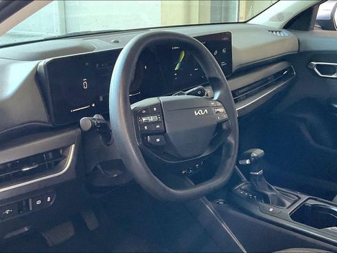 Used 2025 Kia K4 FWD image 4