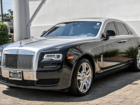 Used 2015 Rolls-Royce Ghost RWD image 5