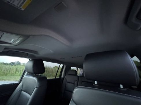 Used 2018 Chevrolet Suburban LT w/ Luxury Package AWD/4WD image 27