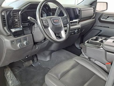 Used 2025 GMC Sierra 1500 SLT RWD image 8