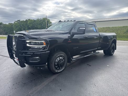 Used 2024 RAM 3500 Laramie w/ Night Edition AWD/4WD image 2