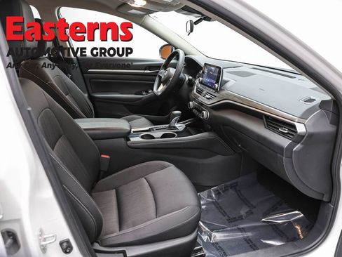 Used 2023 Nissan Altima 2.5 SV FWD image 24