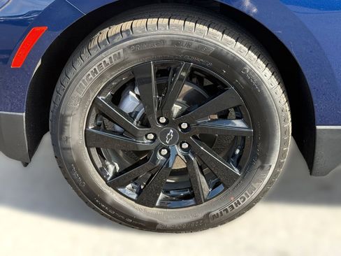 Used 2023 Chevrolet Equinox LS w/ LS Convenience Package image 11