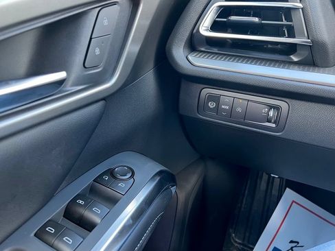 New 2027 Chevrolet Traverse LT FWD image 20