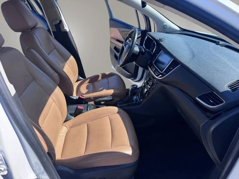 Used 2017 Buick Encore Essence FWD image 11