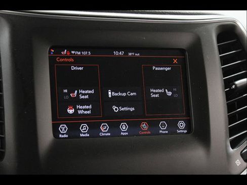 Used 2021 Jeep Cherokee Latitude Lux w/ Mopar Interior Package AWD/4WD image 12