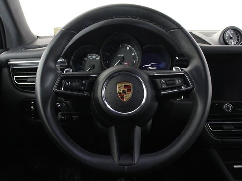 Used 2025 Porsche Macan image 12
