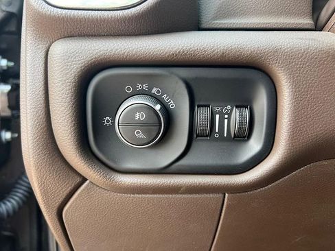 New 2026 RAM 3500 Laramie w/ Max Tow Package AWD/4WD image 17