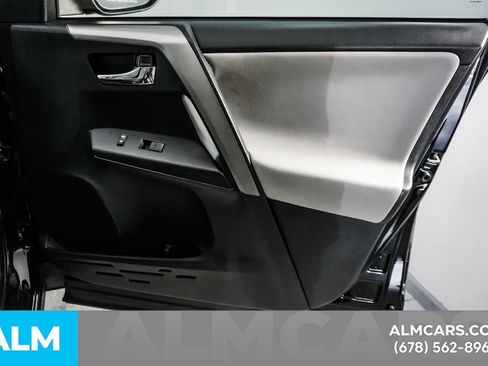 Used 2018 Toyota RAV4 XLE AWD/4WD image 42