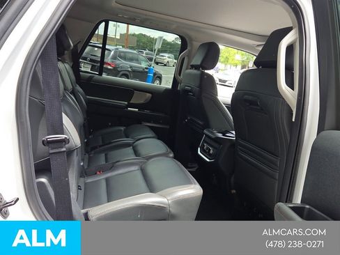 Used 2025 Ford Expedition Active AWD/4WD image 19