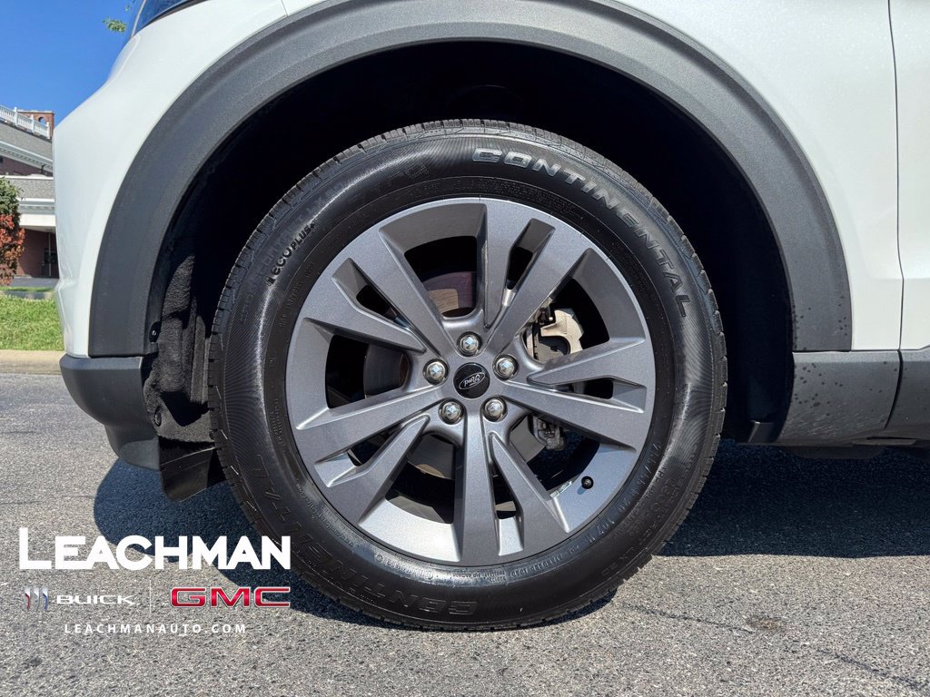 Used 2023 Ford Explorer XLT w/ Equipment Group 202A AWD/4WD image 8